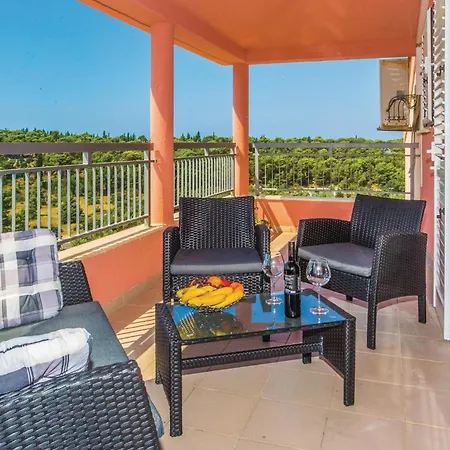 1 Bedroom Awesome In * Makarska