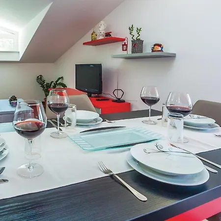 1 Bedroom Gorgeous Apartment In Makarska Makarska