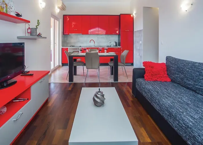 Apartment One-bedroom In Makarska